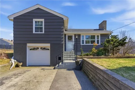 14 Clara Road Tiverton RI 02878