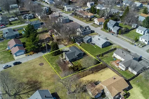 14 Clara Road Tiverton RI 02878