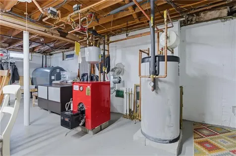 14 Clara Road Tiverton RI 02878