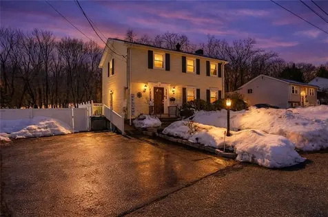 2 Marian Lane Woonsocket RI 02895