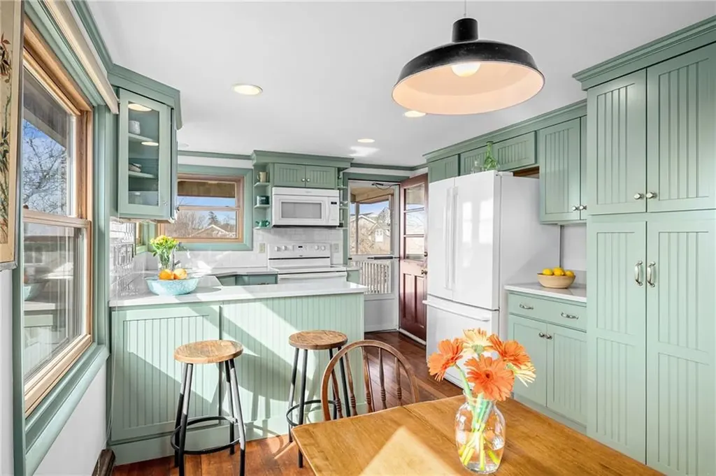 29 Coast Guard Avenue South Kingstown RI 02879