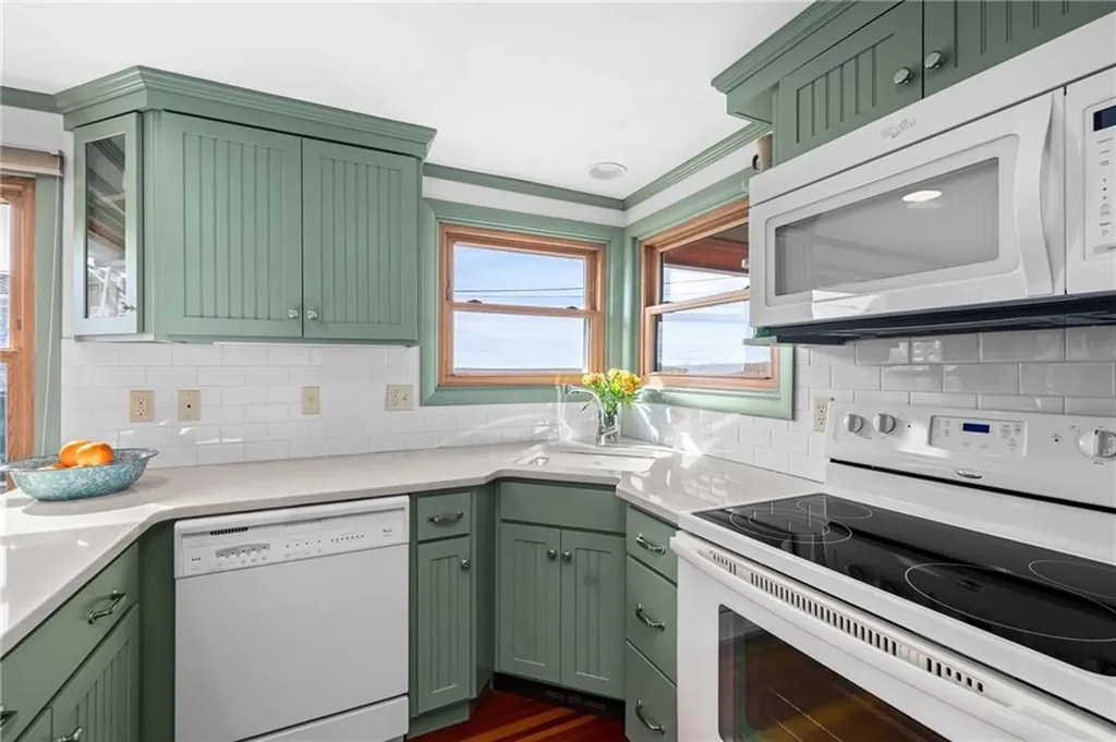 29 Coast Guard Avenue South Kingstown RI 02879