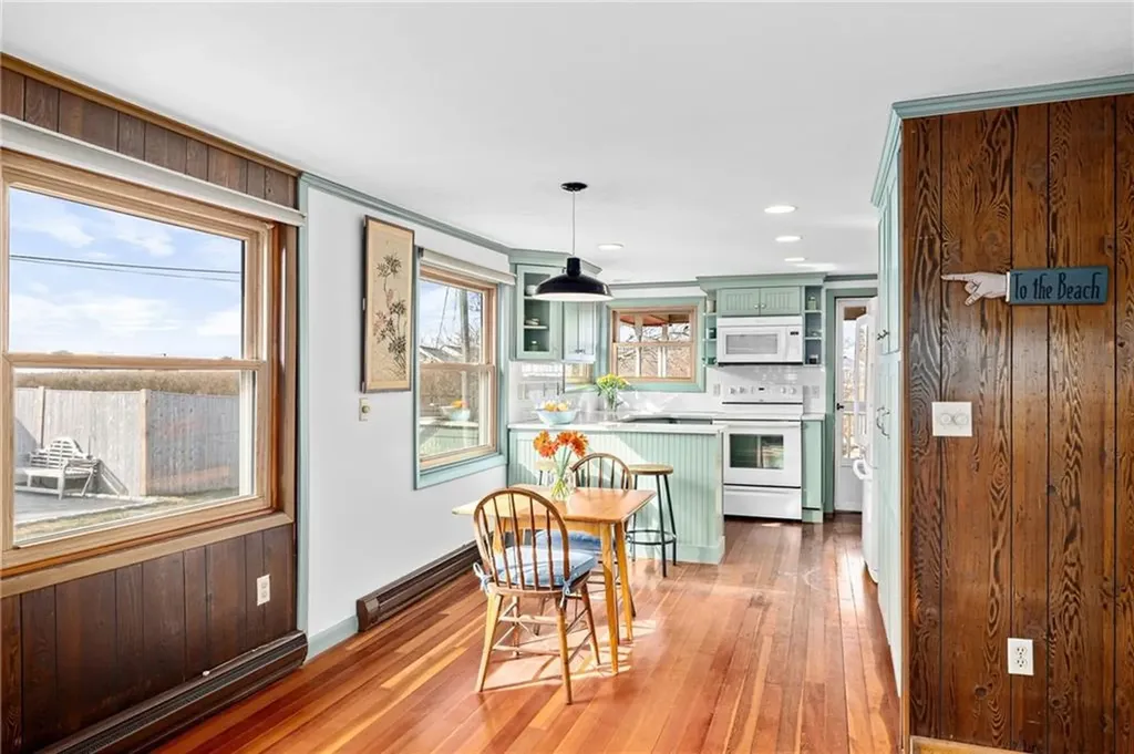 29 Coast Guard Avenue South Kingstown RI 02879