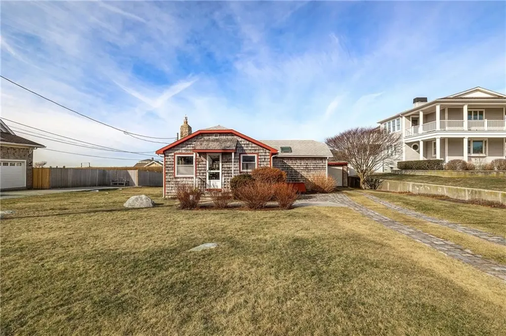 29 Coast Guard Avenue South Kingstown RI 02879