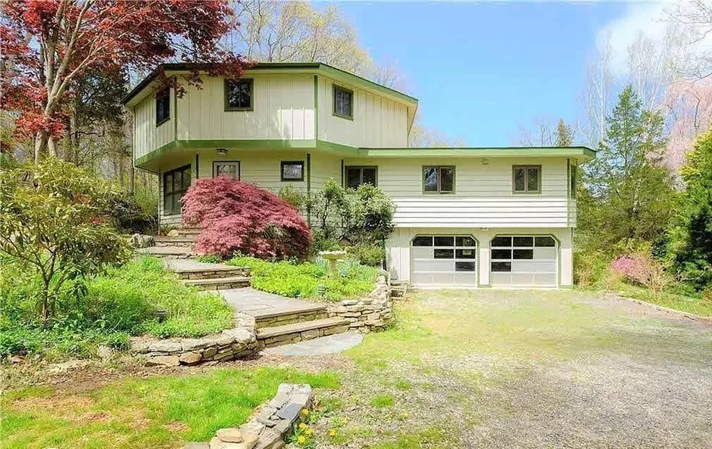 25 Coachman Pike Ledyard CT 06339