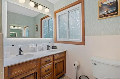 25 Coachman Pike Ledyard CT 06339