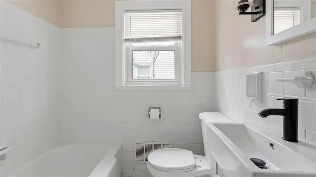 6 Seneca Street Warwick RI 02886