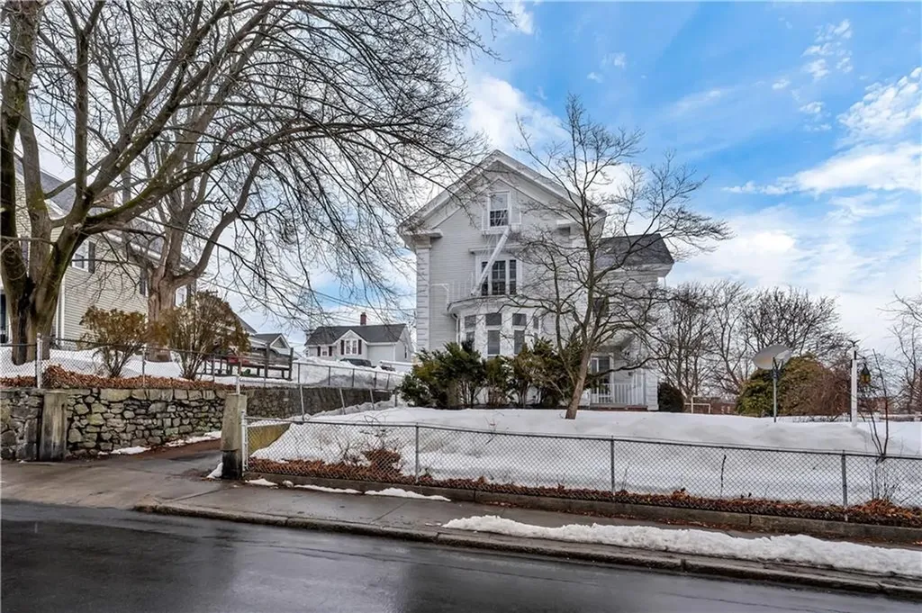 107 Blackstone Street Woonsocket RI 02895