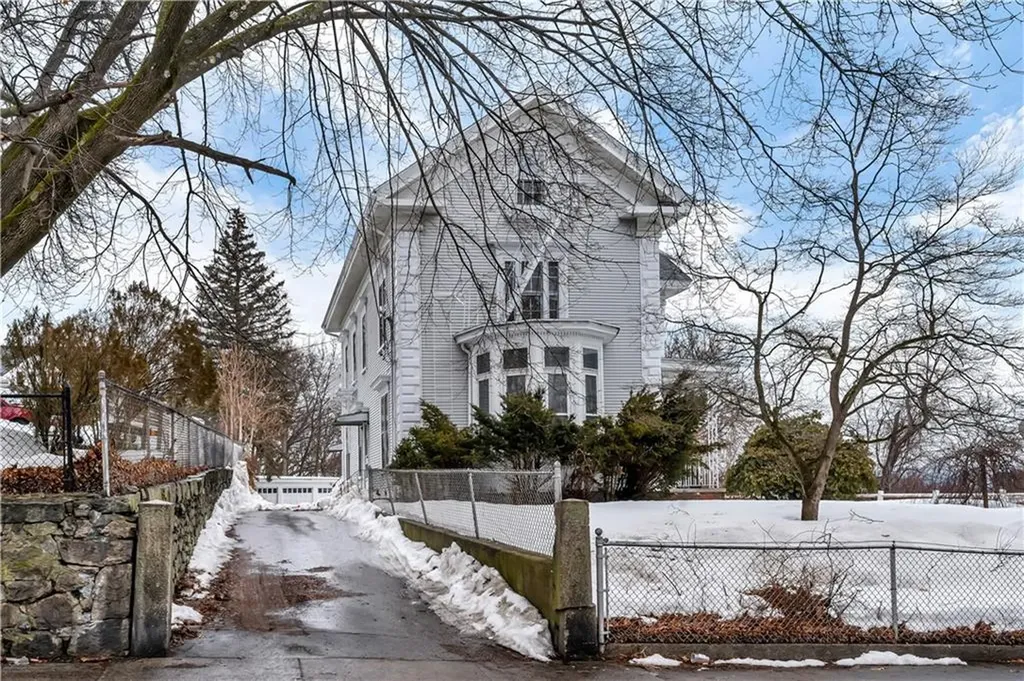 107 Blackstone Street Woonsocket RI 02895