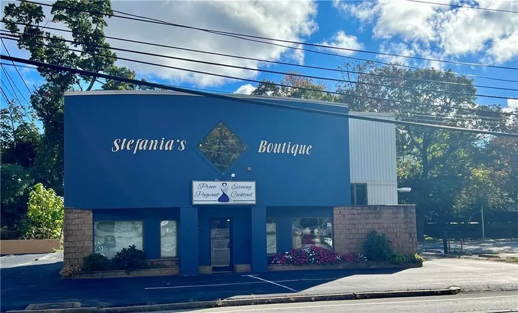 892 892 Oaklawn Avenue Cranston RI 02920