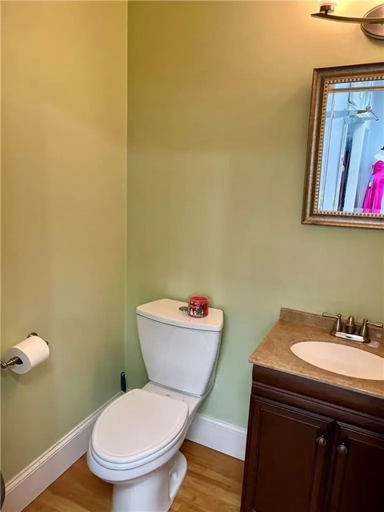 892 892 Oaklawn Avenue Cranston RI 02920