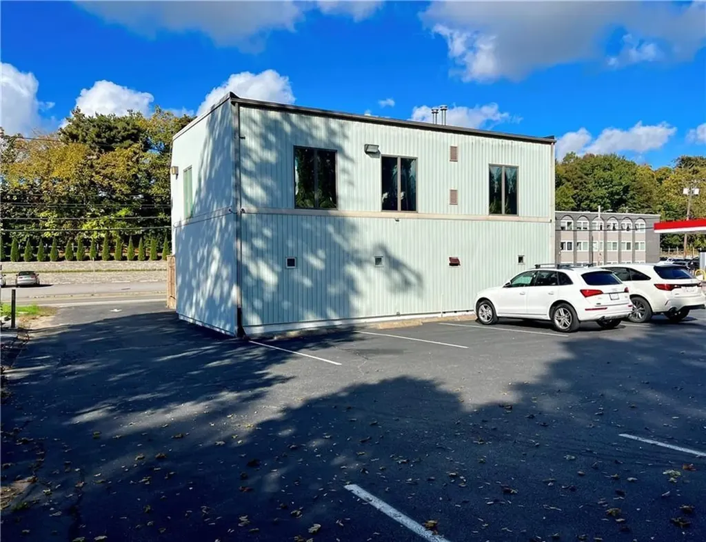 892 892 Oaklawn Avenue Cranston RI 02920