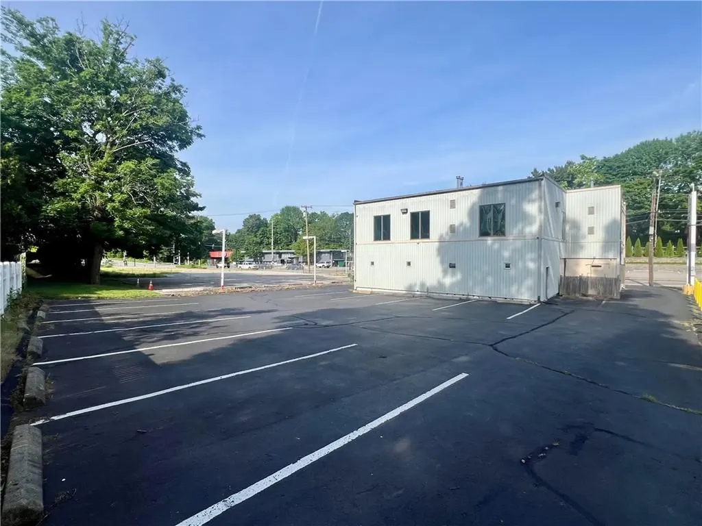 892 892 Oaklawn Avenue Cranston RI 02920