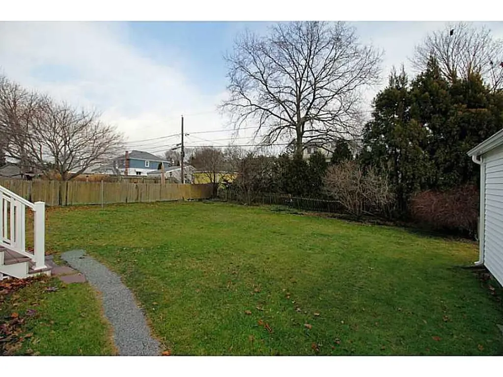 30 Toppa Boulevard Newport RI 02840