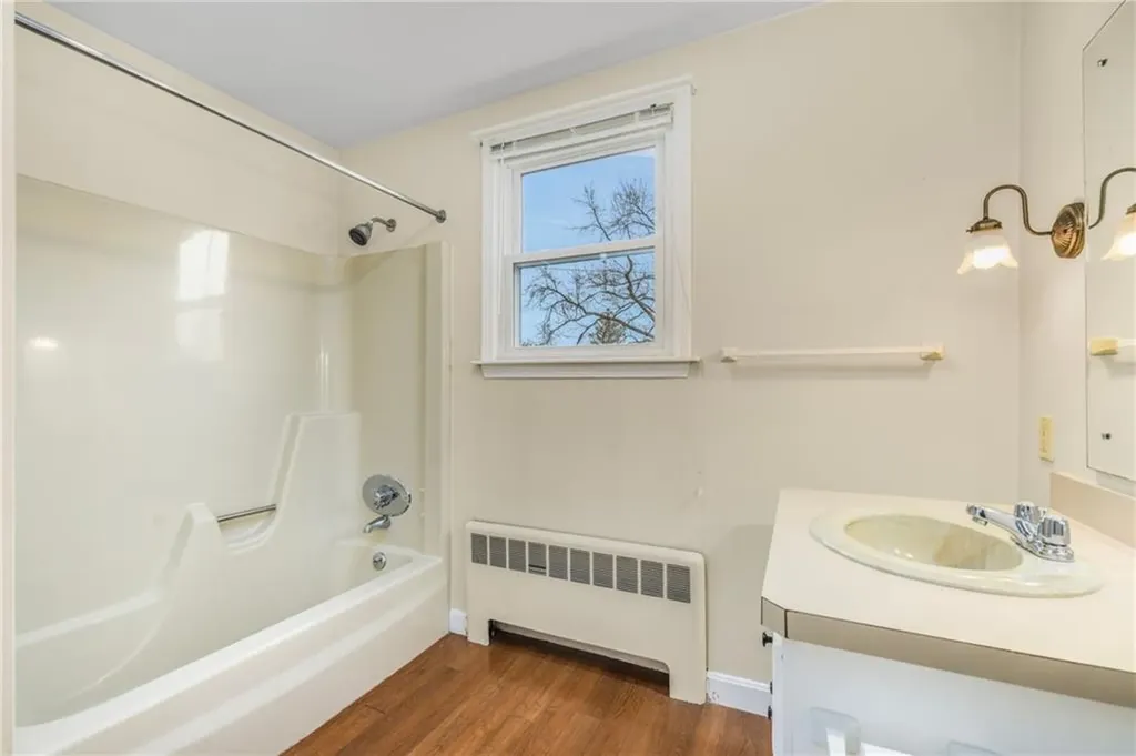 30 Toppa Boulevard Newport RI 02840
