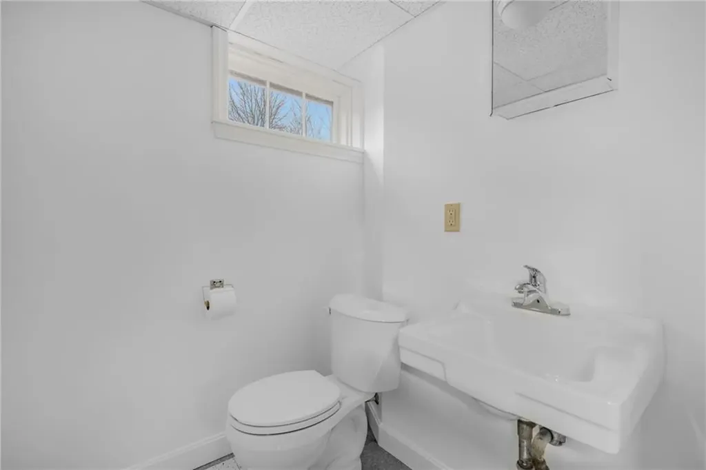 30 Toppa Boulevard Newport RI 02840