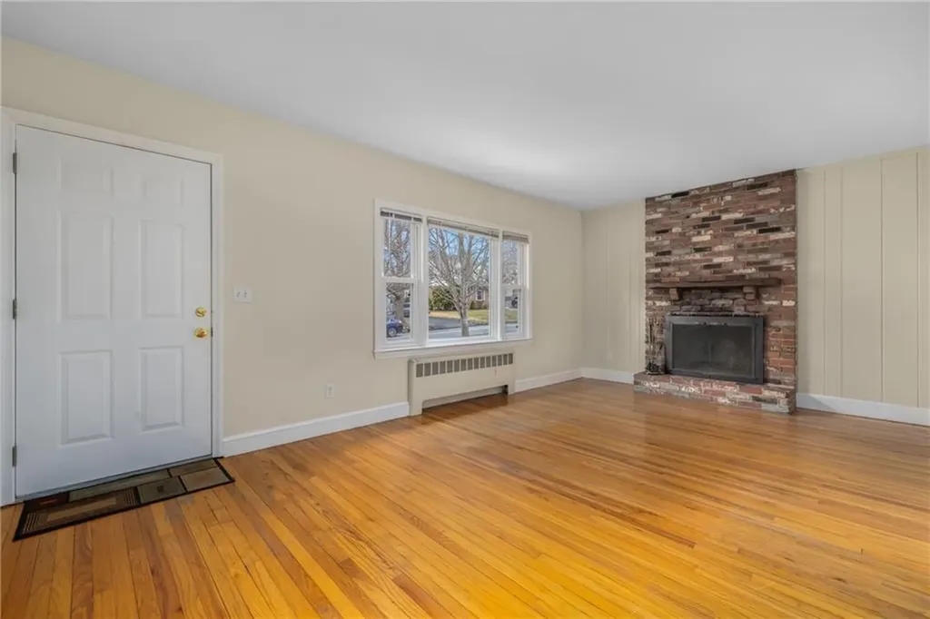 30 Toppa Boulevard Newport RI 02840
