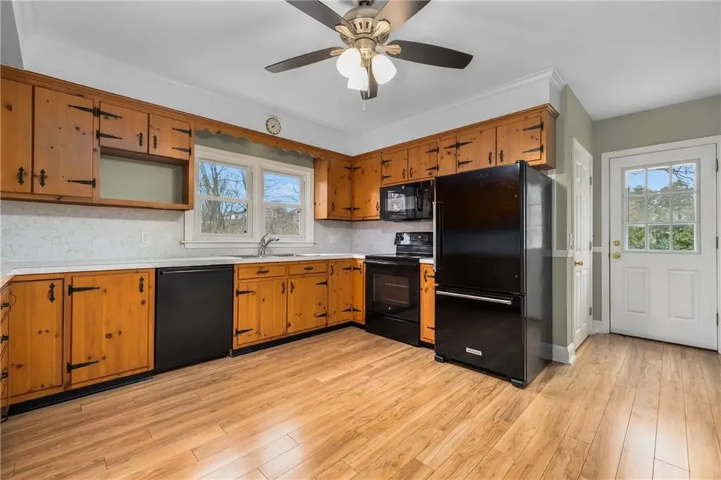 30 Toppa Boulevard Newport RI 02840