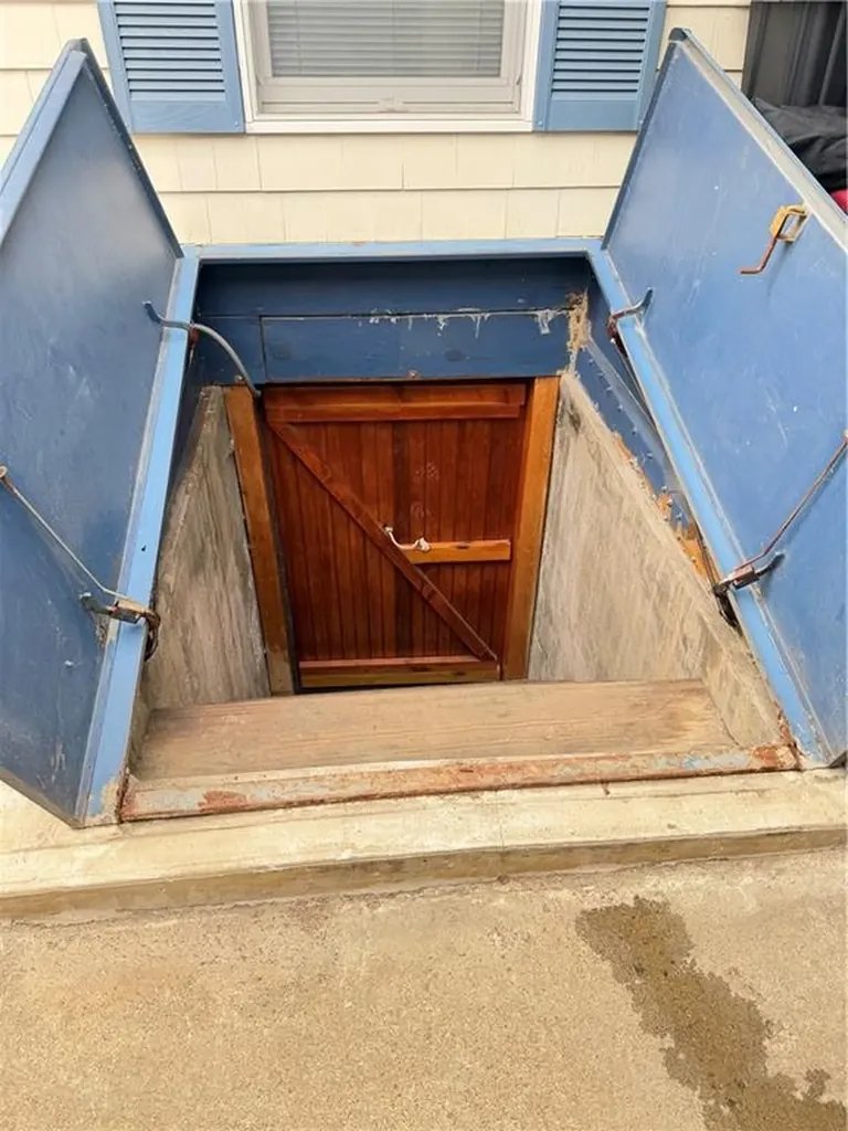 87 Lincoln Park Avenue Cranston RI 02920