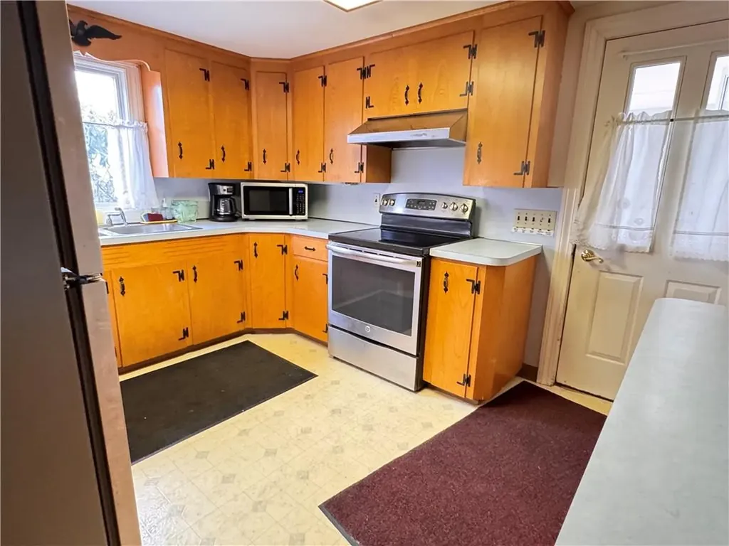 87 Lincoln Park Avenue Cranston RI 02920