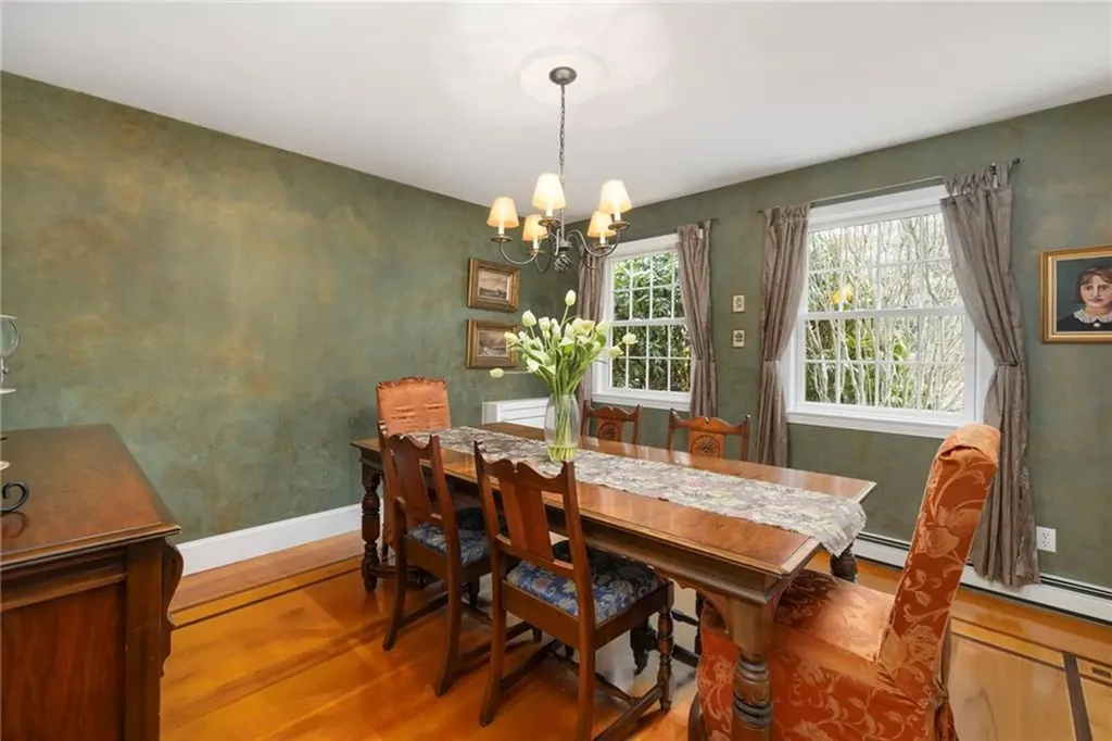 31 Buloid Avenue Jamestown RI 02835
