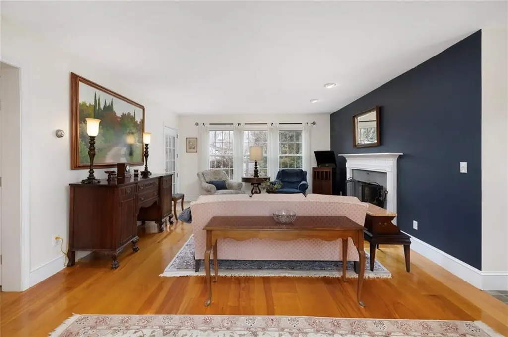 31 Buloid Avenue Jamestown RI 02835
