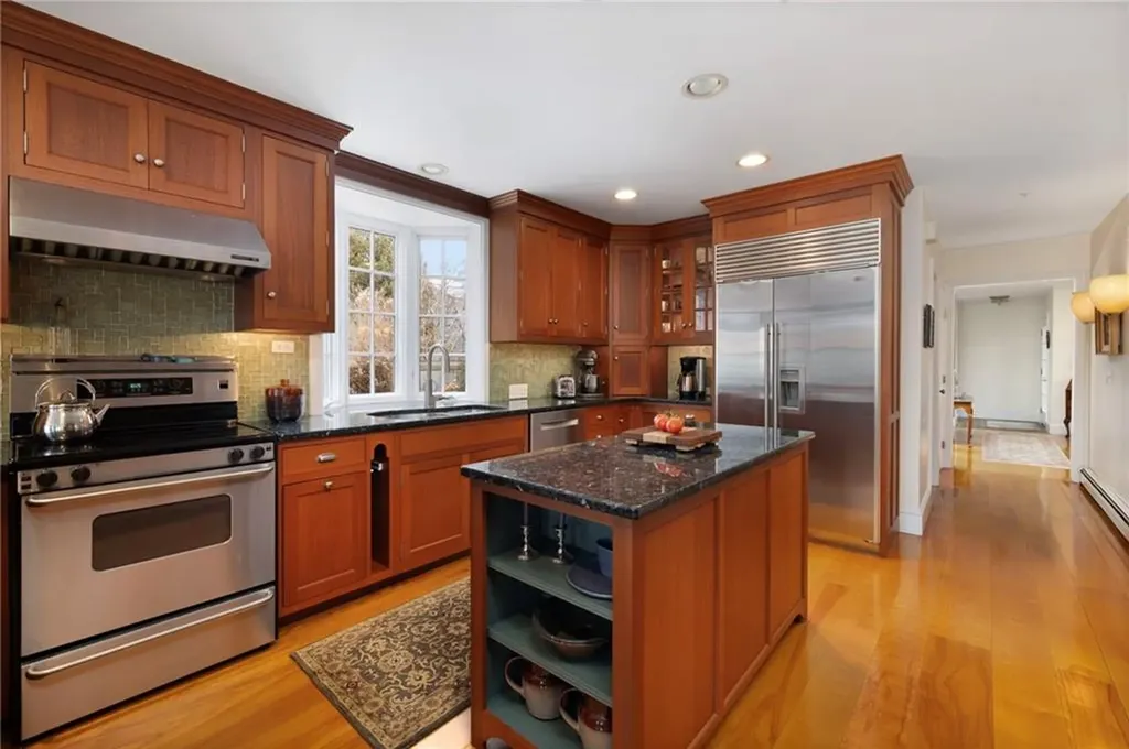 31 Buloid Avenue Jamestown RI 02835