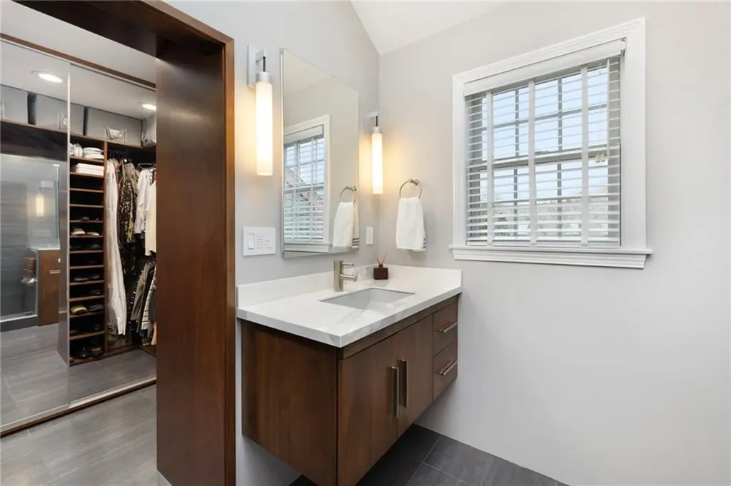 31 Buloid Avenue Jamestown RI 02835