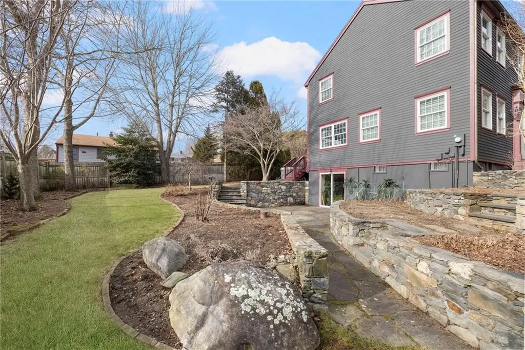 31 Buloid Avenue Jamestown RI 02835
