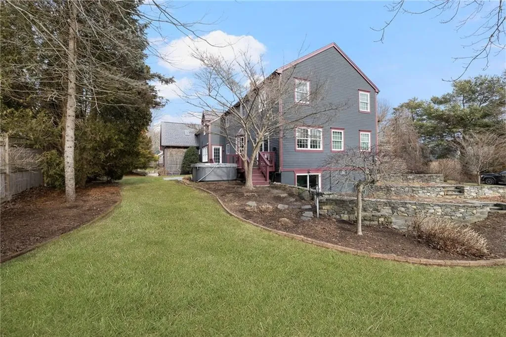 31 Buloid Avenue Jamestown RI 02835