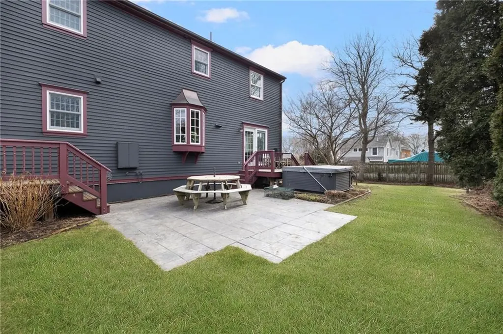 31 Buloid Avenue Jamestown RI 02835