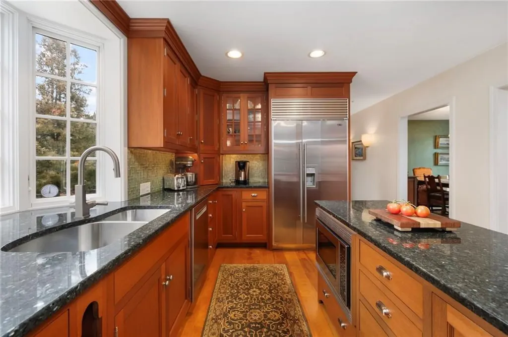 31 Buloid Avenue Jamestown RI 02835