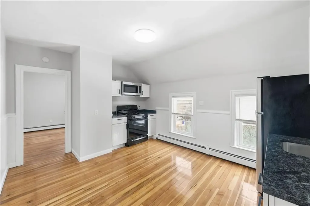82 Hillcrest Avenue Pawtucket RI 02860