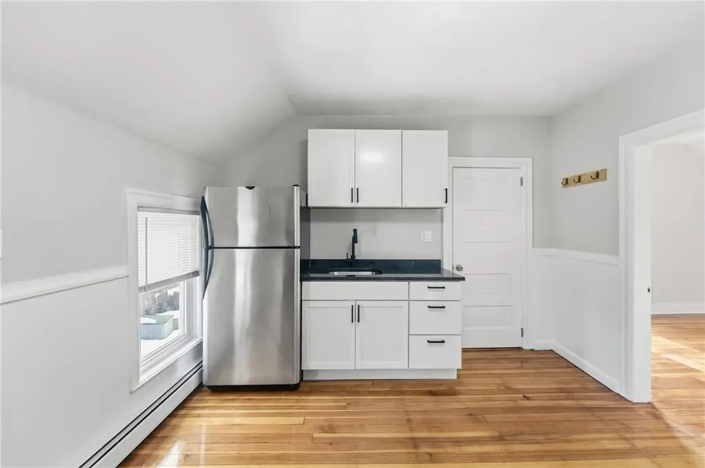 82 Hillcrest Avenue Pawtucket RI 02860