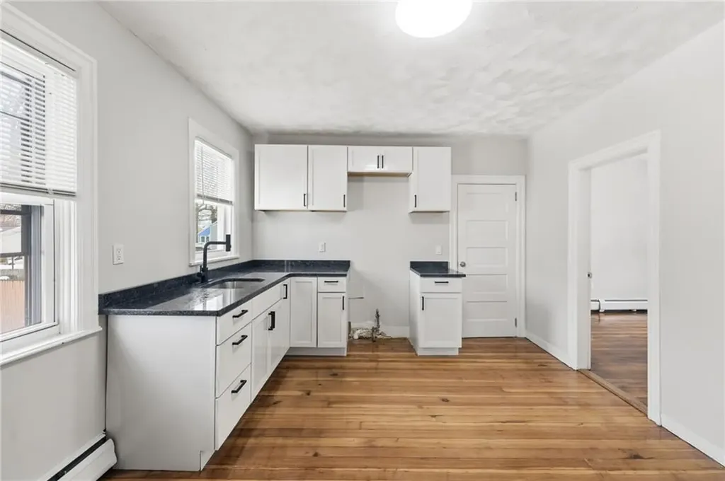 82 Hillcrest Avenue Pawtucket RI 02860