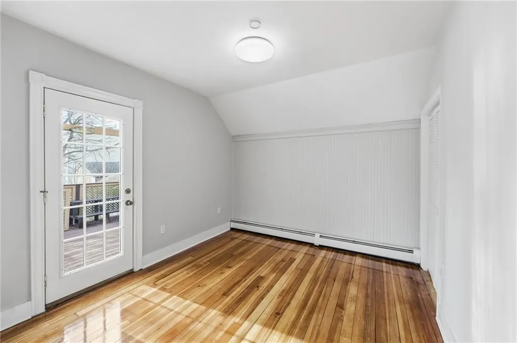 82 Hillcrest Avenue Pawtucket RI 02860