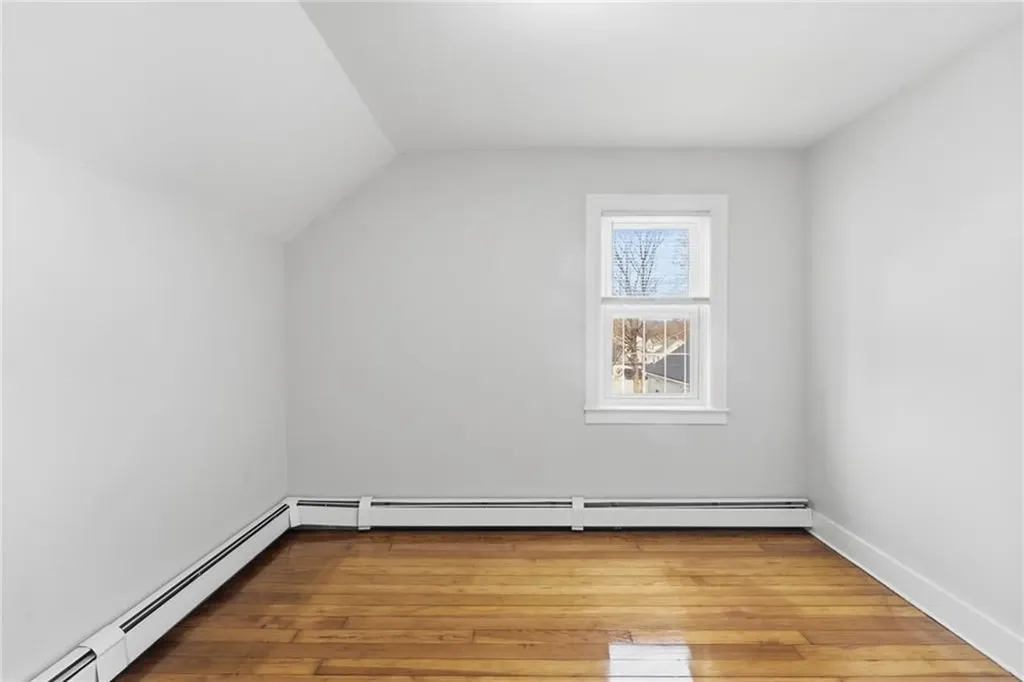 82 Hillcrest Avenue Pawtucket RI 02860