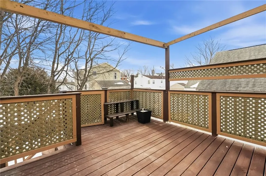 82 Hillcrest Avenue Pawtucket RI 02860