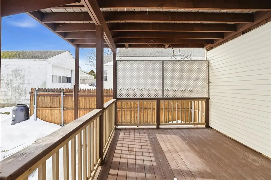 82 Hillcrest Avenue Pawtucket RI 02860