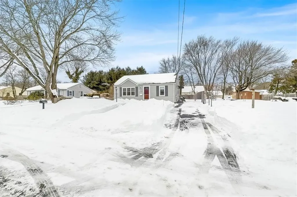205 Payton Avenue Warwick RI 02889