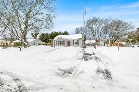 205 Payton Avenue Warwick RI 02889