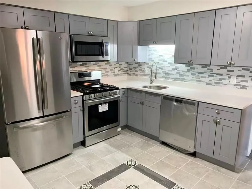5 Cynthia Drive North Providence RI 02911