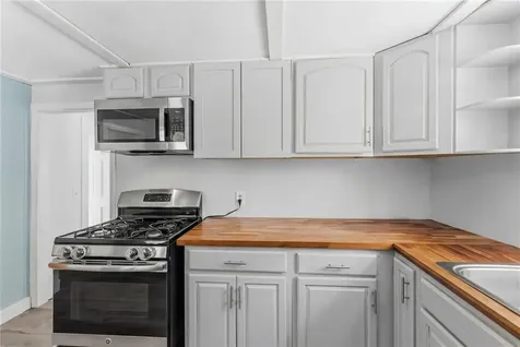 16 Spring Street Westerly RI 02891