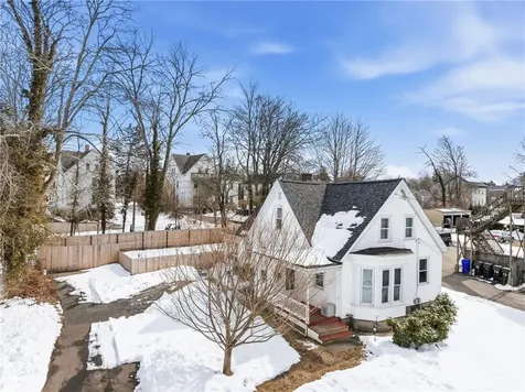 16 Spring Street Westerly RI 02891