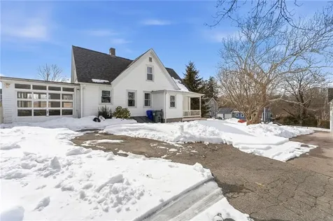16 Spring Street Westerly RI 02891