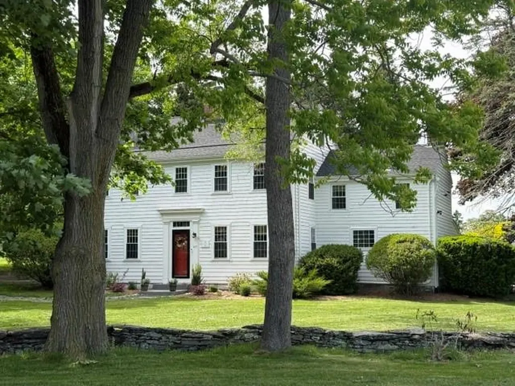 417 Middle Road Portsmouth RI 02871