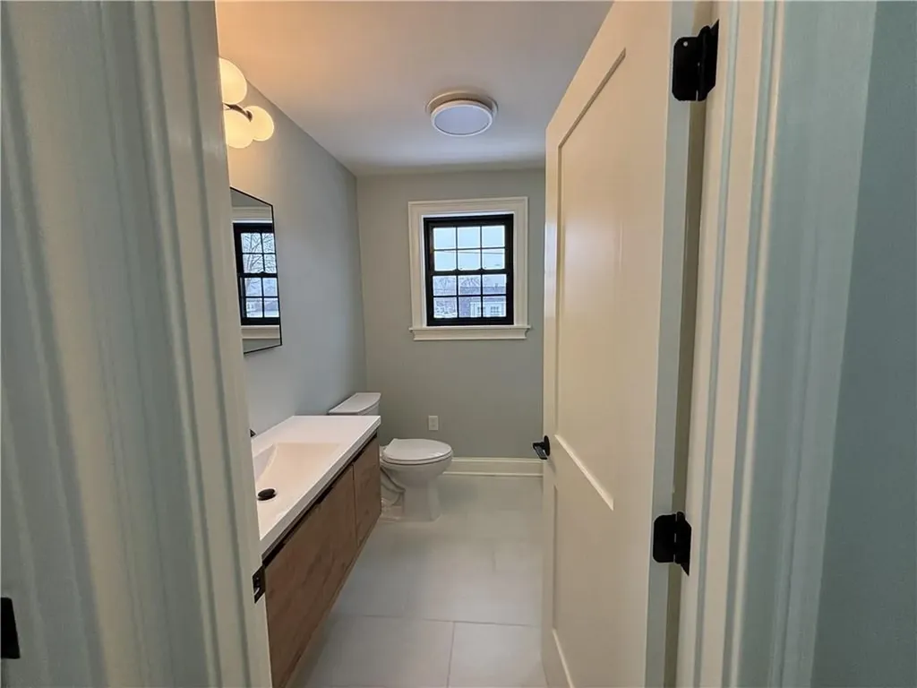 38 Ashburne Street Pawtucket RI 02861