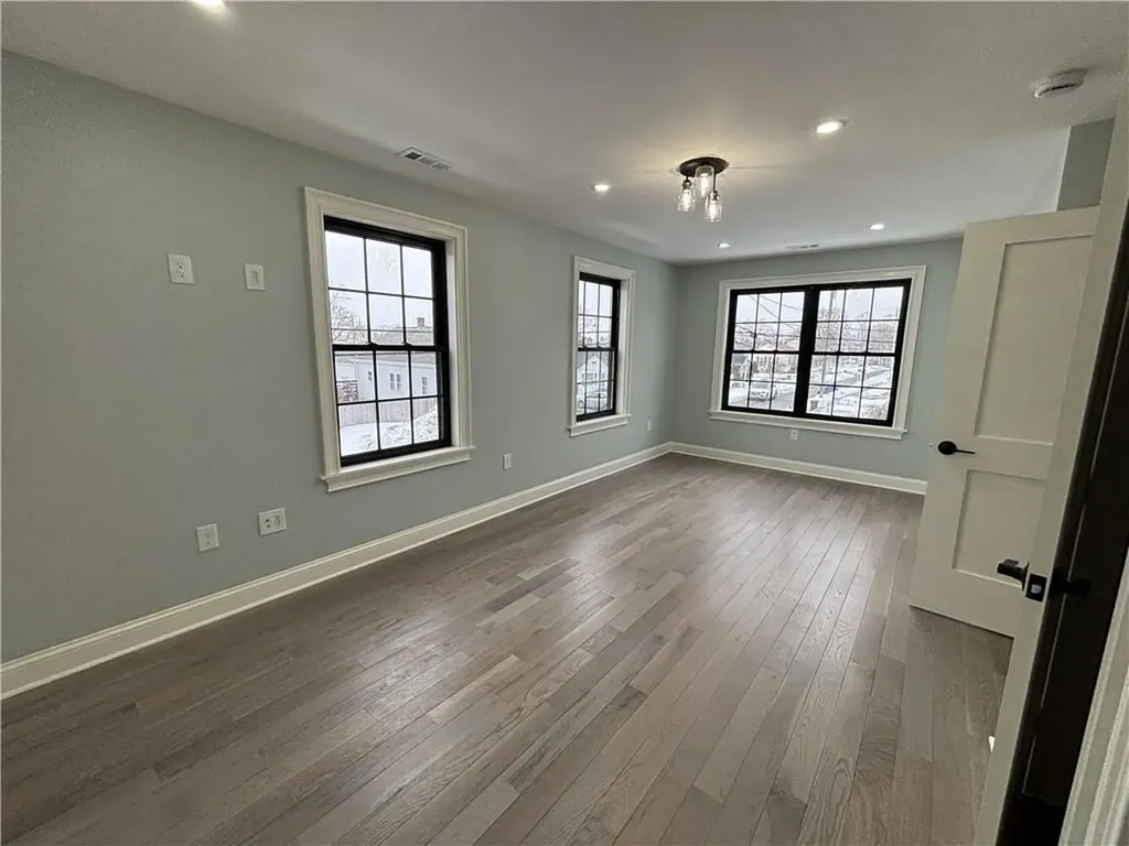 38 Ashburne Street Pawtucket RI 02861