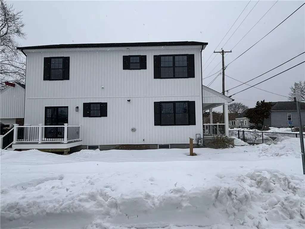 38 Ashburne Street Pawtucket RI 02861