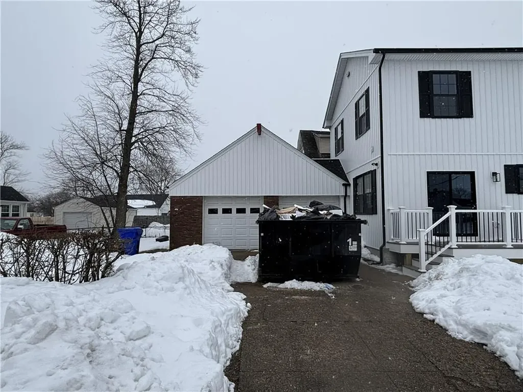 38 Ashburne Street Pawtucket RI 02861
